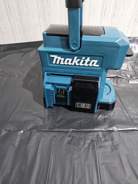 Кавоварка Makita DCM501