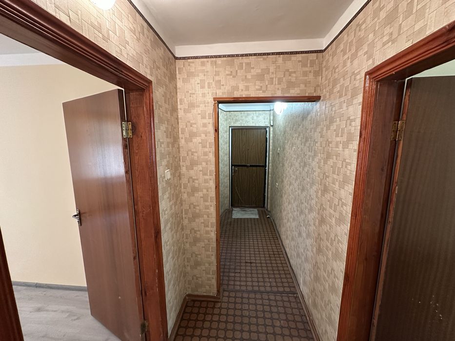 Продаж 2 кімнатної квартири 1 поверх (можливо під офіс), сквер Бабаєва ,центр міста паркова зона