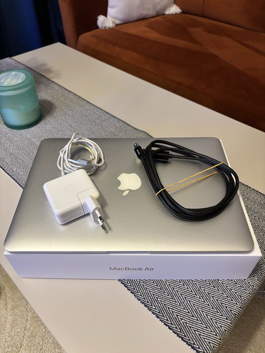 MacBook Air 13” 2017 | Intel i5 | 8 GB RAM | SSD | Stan bardzo dobry