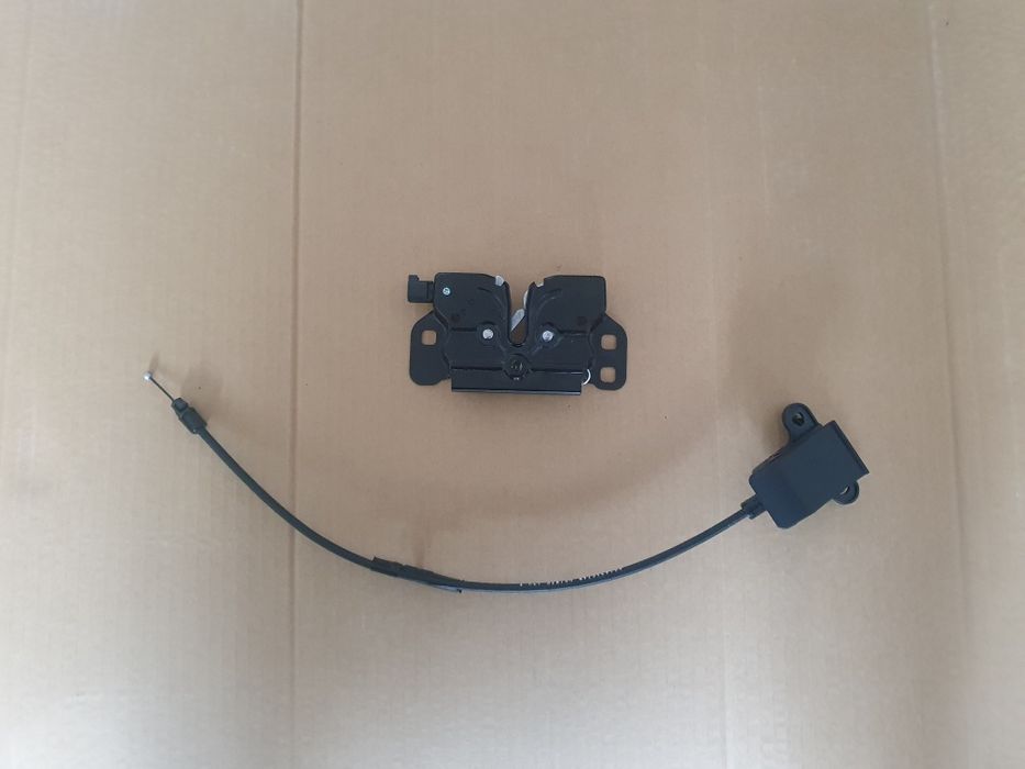 Ручка відкриття капота трос открытия замка замок Jeep Cherokee 14-