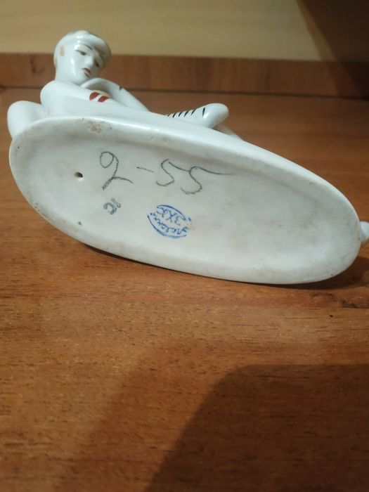 Фарфоровые статуэтки (фото 1-2)