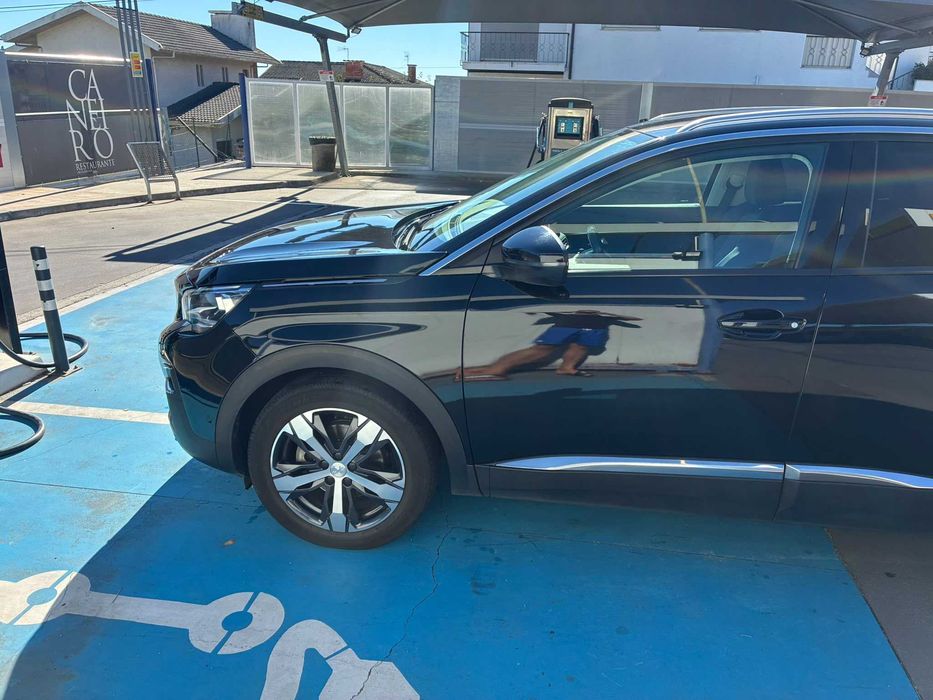Peugeot 3008 1.5 BlueHDi Allure EAT8 (caixa automatica)