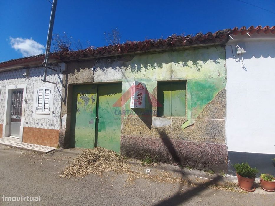 Armazém  Venda em Manique do Intendente, Vila Nova de São Pedro e Maçu