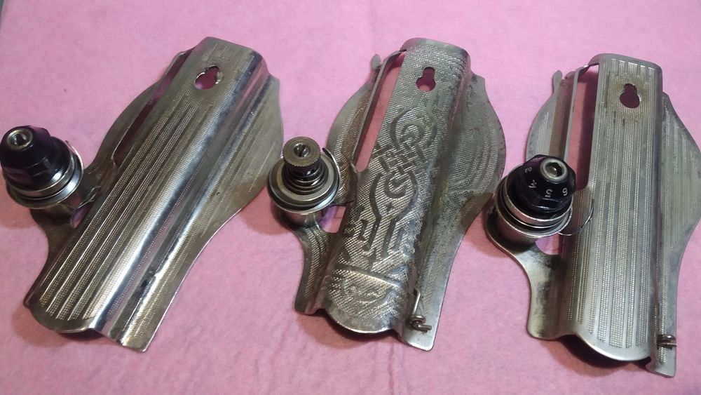 Запчастини для швейних машин і оверлоків.