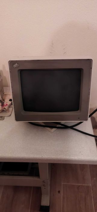 Monitor de computador IBM64752120054403121