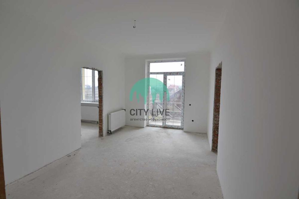 Продається будинок 296 м² у с. Микитинці (60)