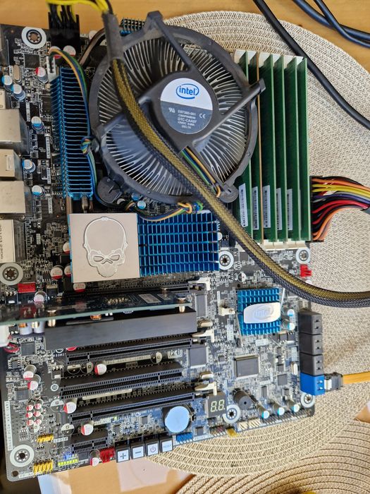 Intel i7-950 3-3.3Ghz/24gb/Материнка Комплект 8потоків для ПК