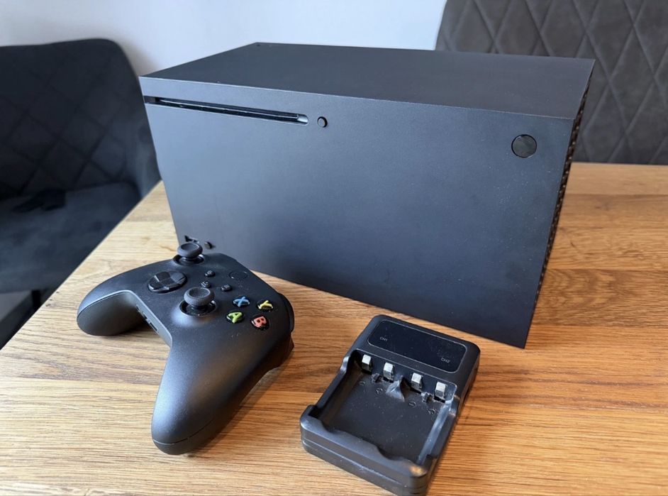 Xbox Series X 1 ТБ — Ідеальний стан, повний комплект