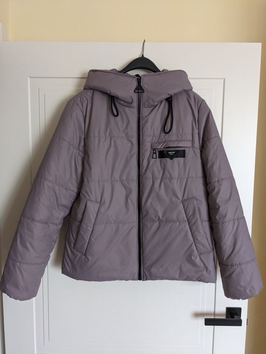 Жіноча куртка демісезонна