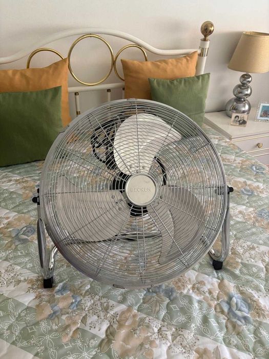 Ventoinha de Chão Grande / Circulador de Ar Bastante Potente