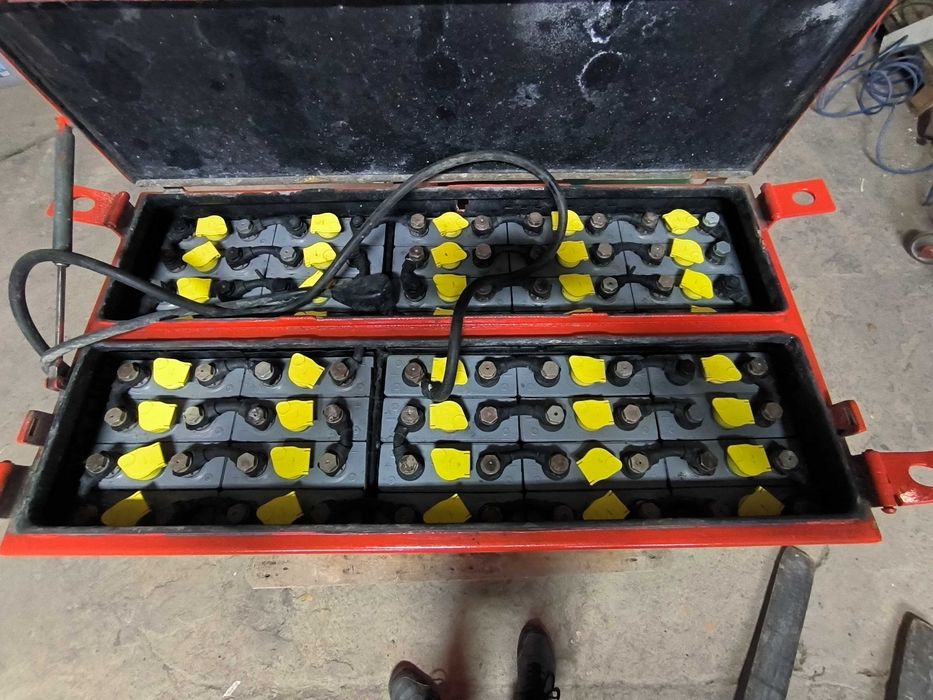 Serwis akumulatorów trakcyjnych baterii wózków widłowych 24V 48V 80V