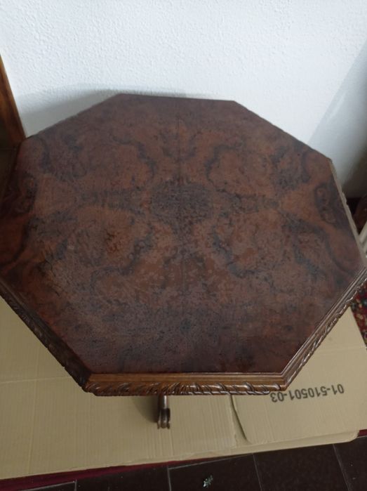 Mesa de apoio trabalhada