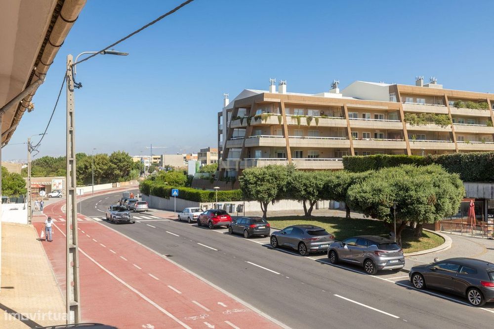 Apartamento T1 Remodelado e Mobilado no Primeiro Andar, Praia da Madal