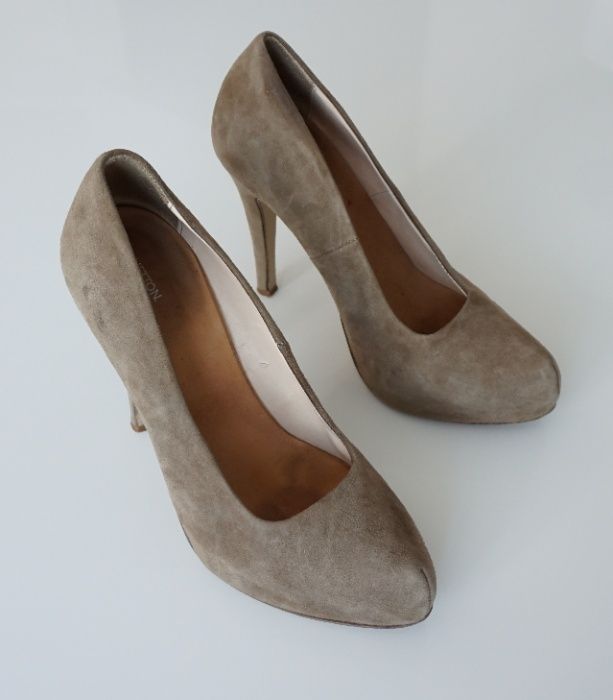 Buty damskie na obcasie, czółenka, rozm.38, beżowe, szare, Benetton