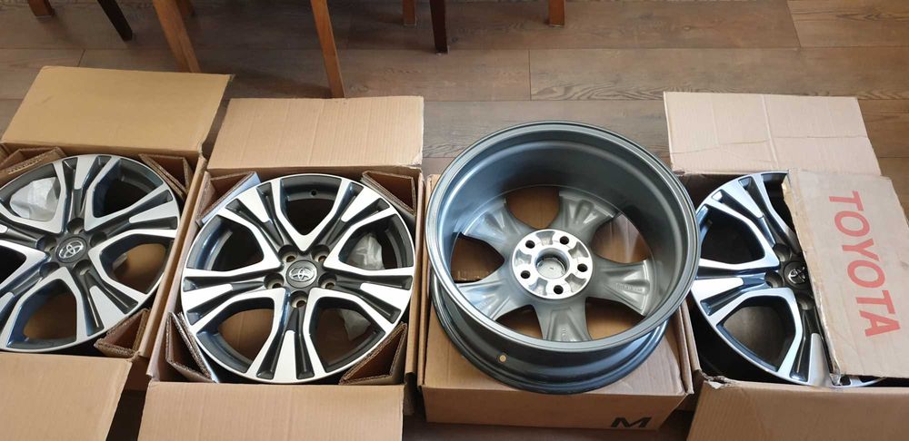 Felgi aluminiowe Toyota 17 komplet