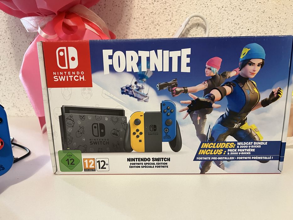 Nintendo Switch (Fortnite Edition)