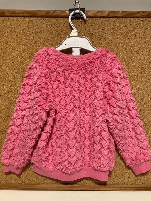 różowa puchata bluza 104