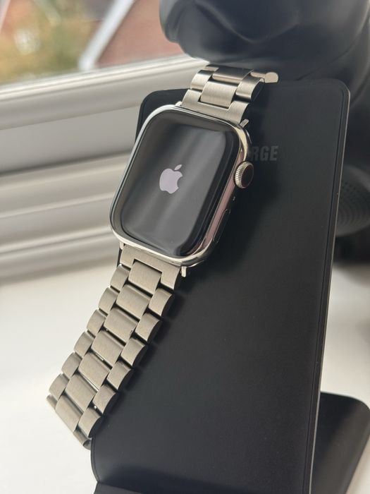 Apple Watch 8 45mm Stainless Steel GPS+LTE