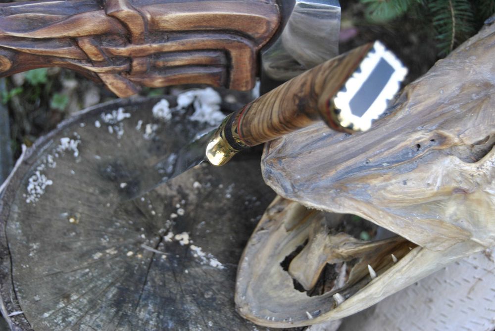 Nóż myśliwski ręcznie robiony ze stali D2 - rękodzieło