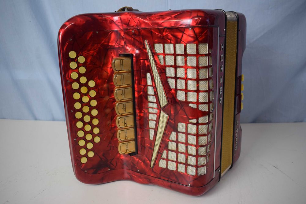 Hohner Norma IV 4 Voz. Com Mala