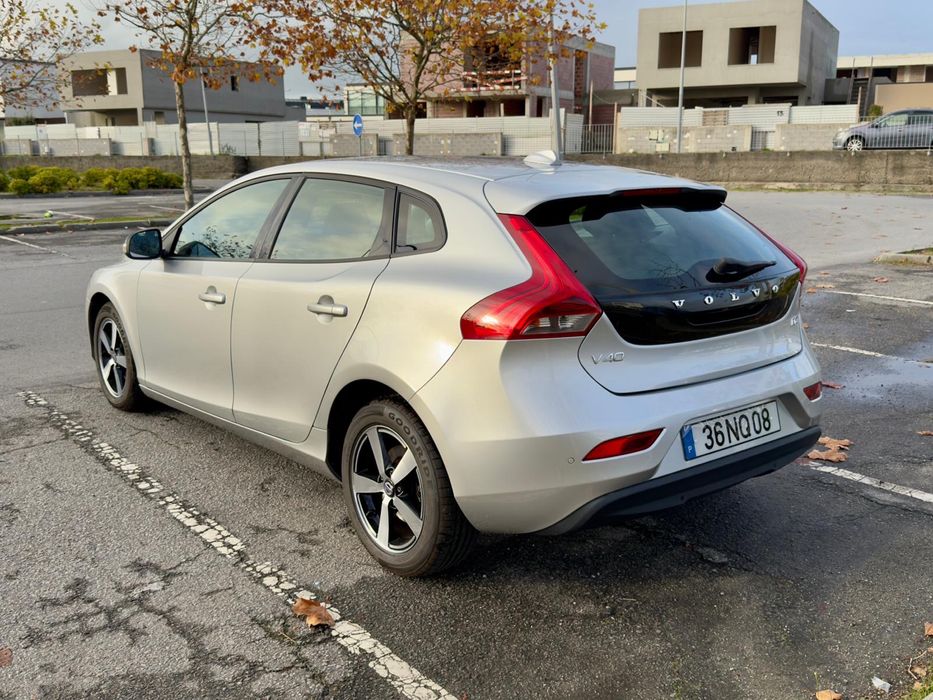 Volvo V40 D2 - 2013