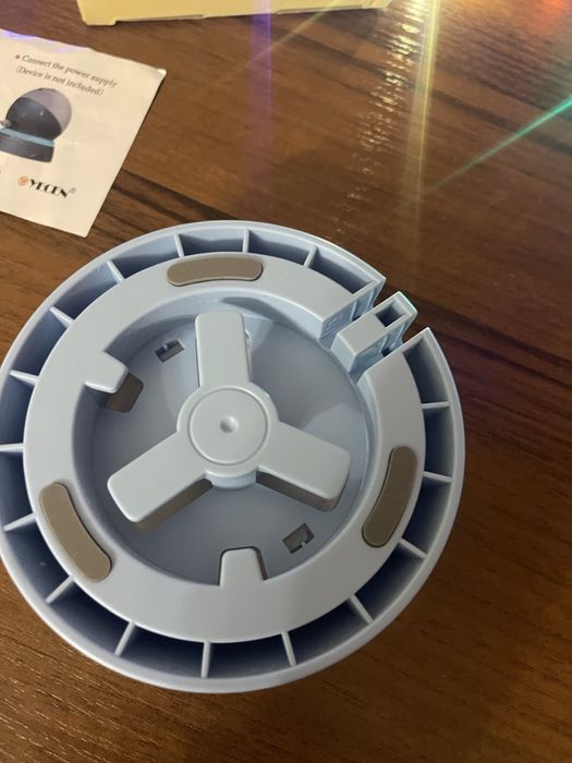 Це настільна підставка yecen для amazon echo dot 4-го та 5-го поколінь