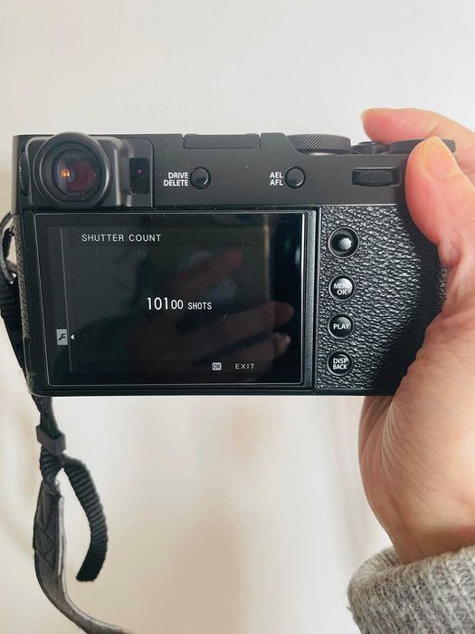 Fujifilm X100V preta + acessórios