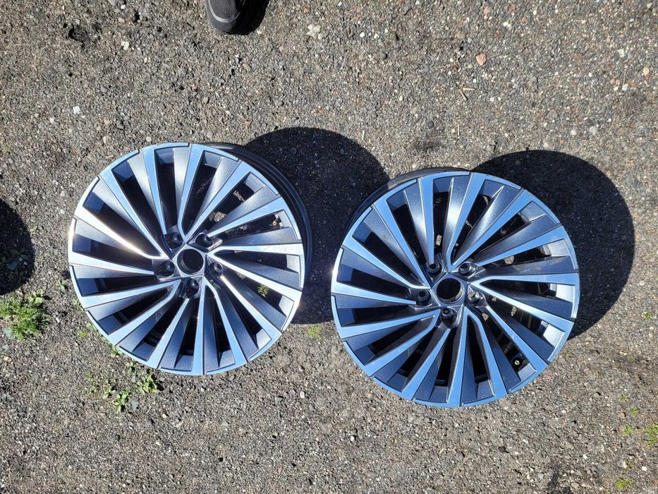 Felgi aluminiowe Skoda SuperB 8JX18H2 ET44