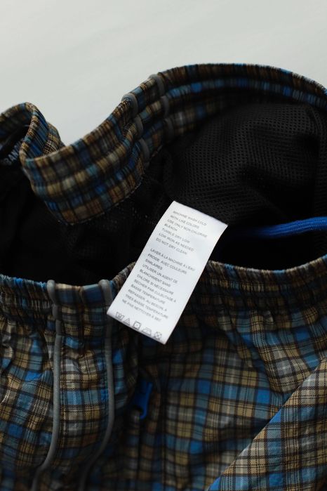 URBAN OUTFITTERS нейлонові штани в клітинку, розмір S