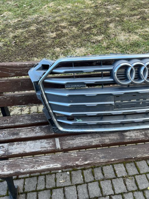 Решітка радіатора audi a5 , sline