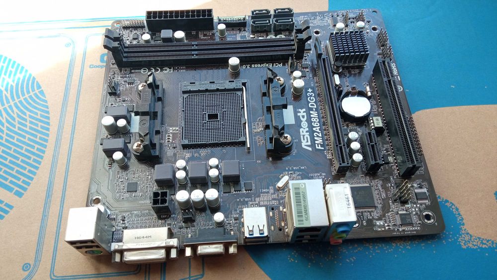 Материнская плата ASRock FM2A68M-DG3+ (sFM2/FM2+, AMD A68H, PCI-Ex16)