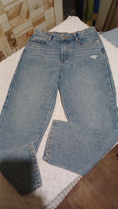 Джинсы на девочку подростка фирмы Sinsay