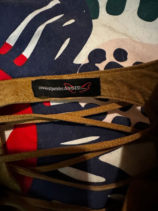 Casaco / Camisa em pele de porco com franjas, ajustável.