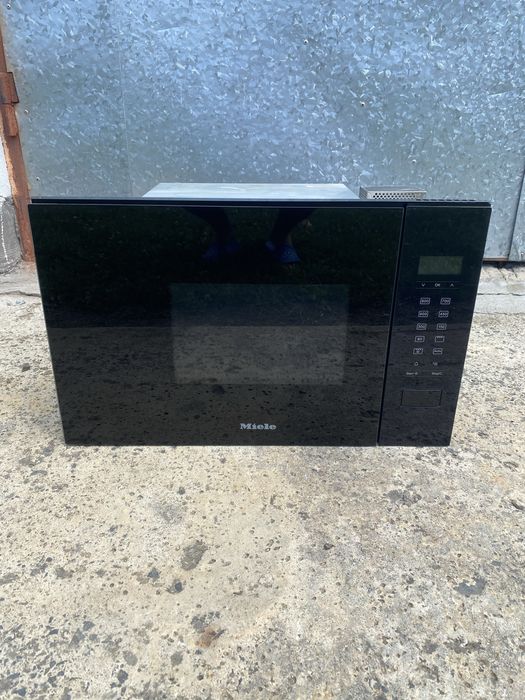 Мікрохвильовка Miele