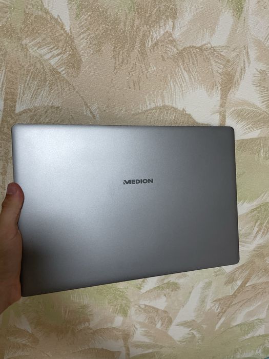 Компактний ноутбук Medion Akoya E4242 | 14" Full HD | SSD | Для роботи та навчання