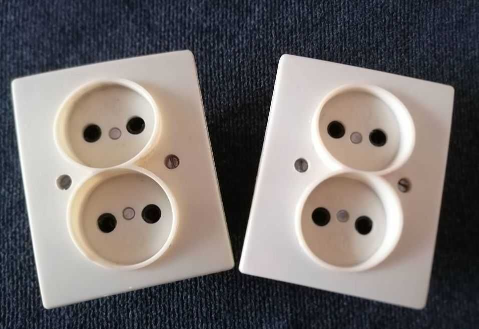 Gniazdko elektryczne podwójne podtynkowe.
