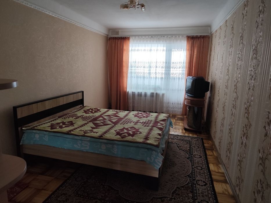 Продам 3-кімнатну квартиру у Шевченківському районі