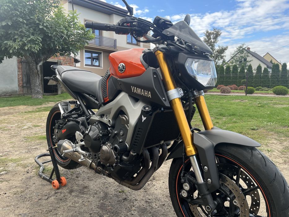 Yamaha MT09 Salon PL