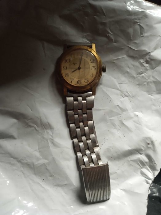 Наручний годинник