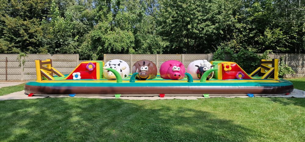 Dmuchaniec Wipeout bigballers tor przeszkód dmuchany farma ranczo