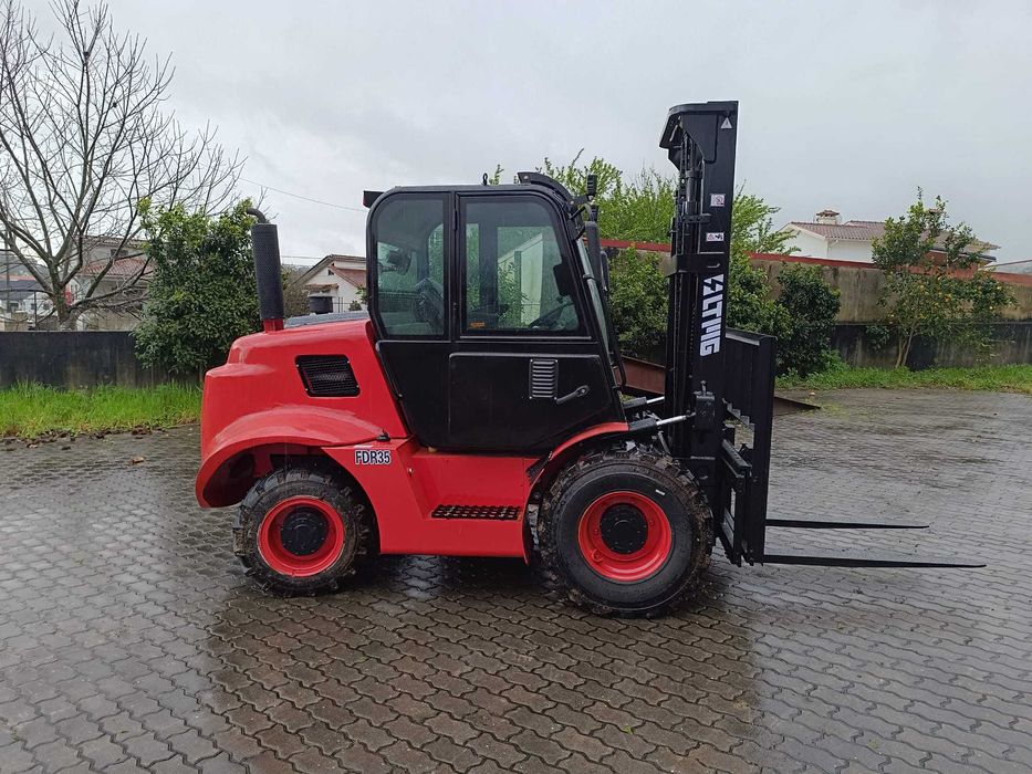 Empilhador 4x4 todo terreno 3.5 ton LTMG FDR35 ar condicionado