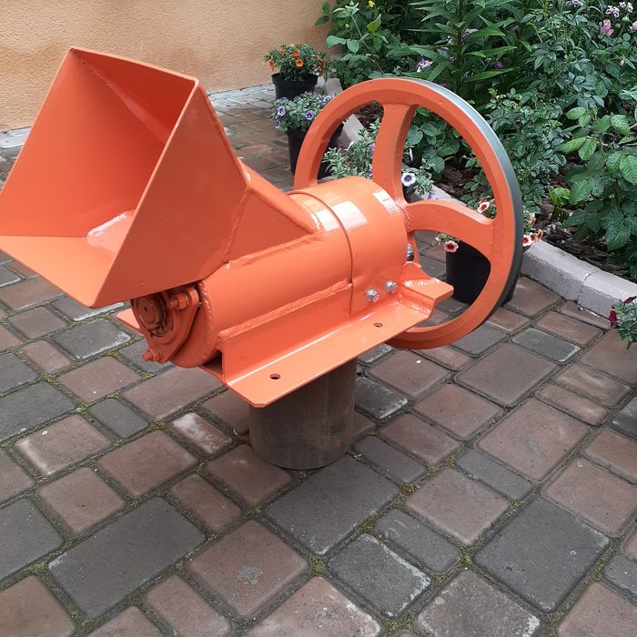 Щепоріз Подрібнювач гілок шнековий (модуль з шківом або шліщами)