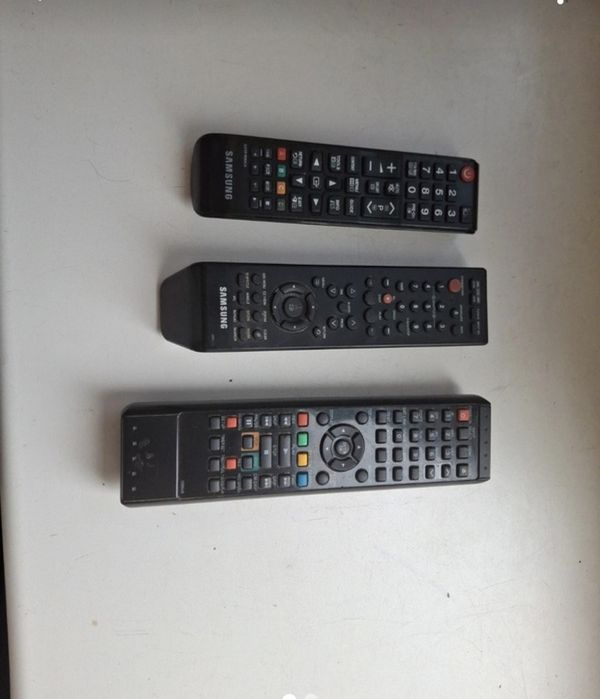 Sprzedam piloty samsung