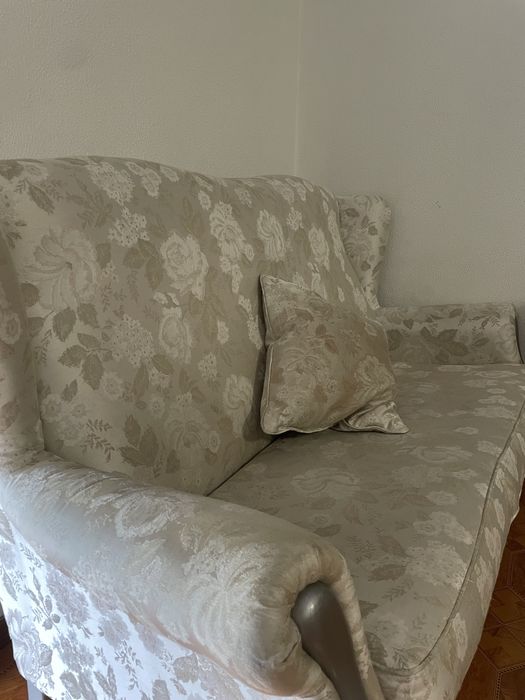 Sofa Vintage bege e branco