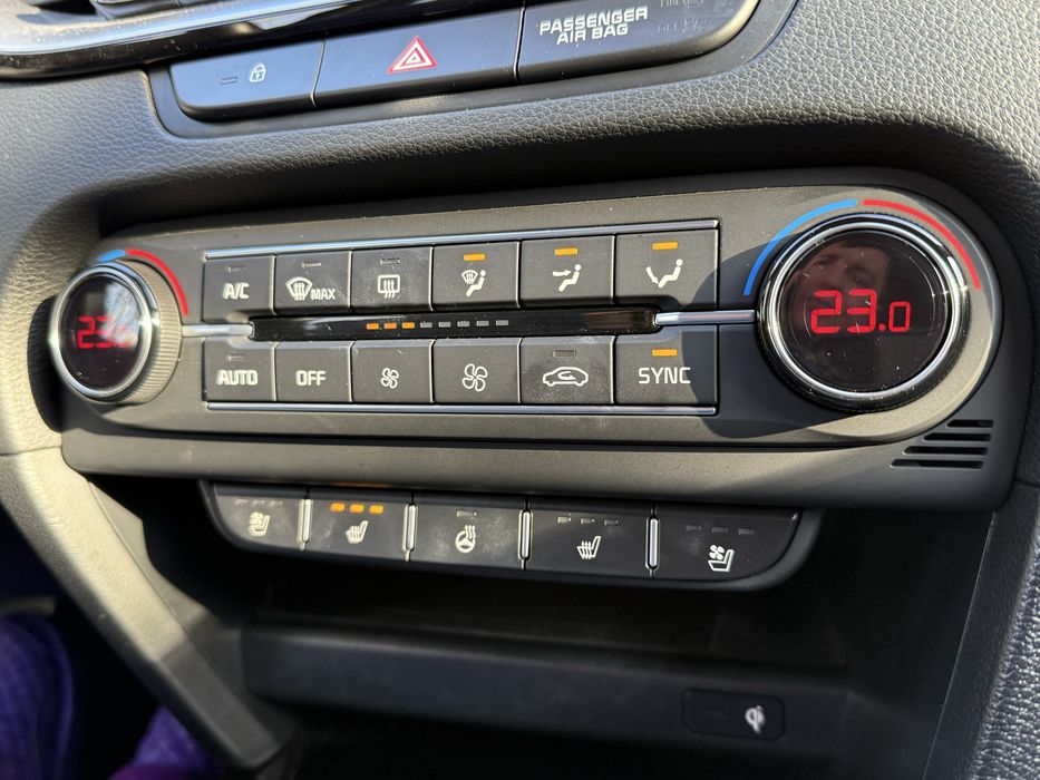 Атомобіль KIA XCEED top