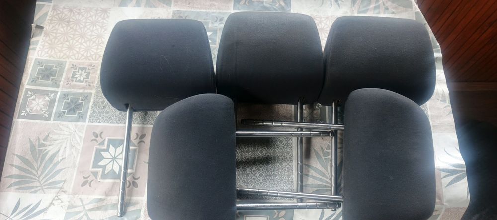 Продам підголовники шкода тур в хорошому стані
