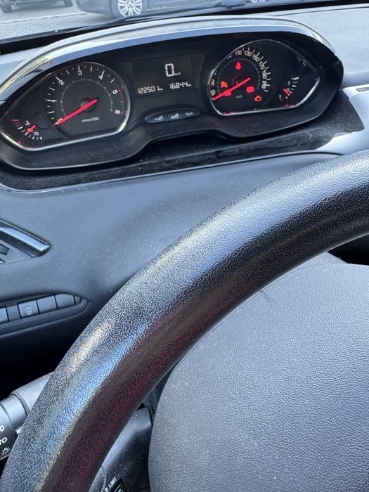 Peugeot 208 HdI Acess