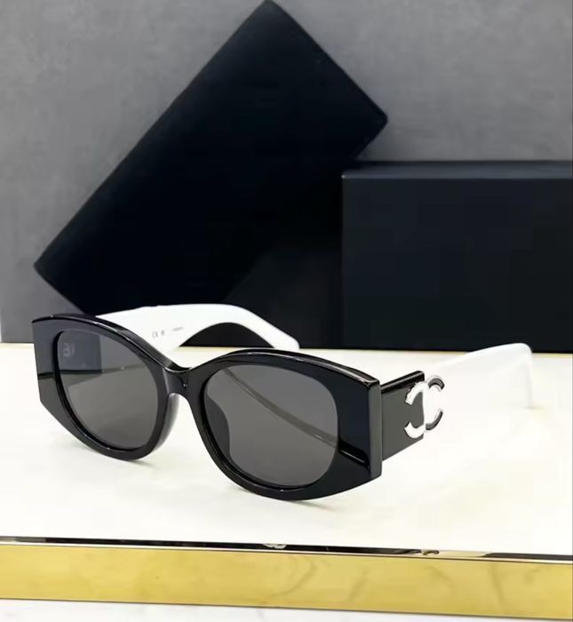 Жіночі сонцезахисні окуляри CHANEL