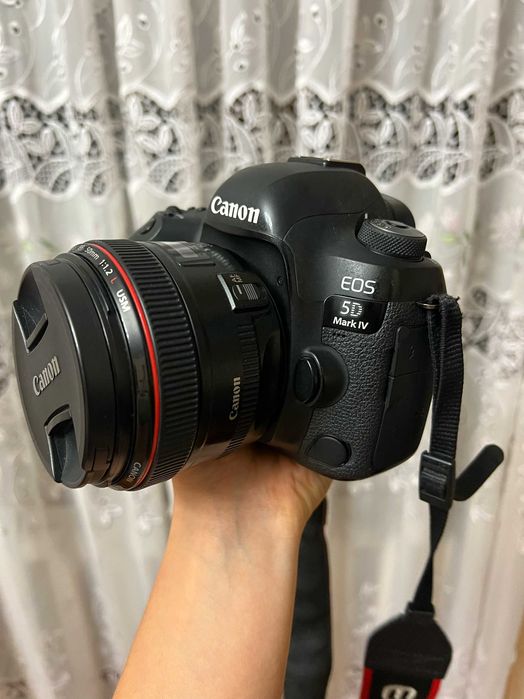 Фотоапарат Canon EOS 5D Mark IV body