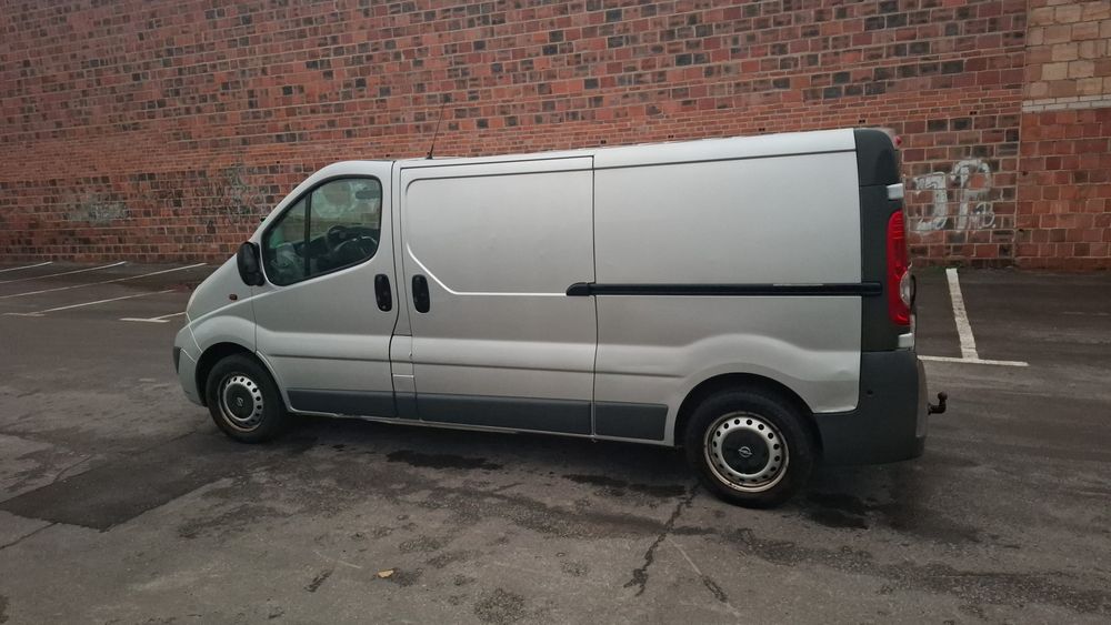 Opel Vivaro 2.0d 115 koni